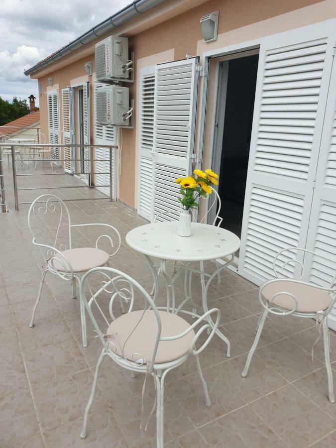 Apartments Nella Ζαντάρ Εξωτερικό φωτογραφία